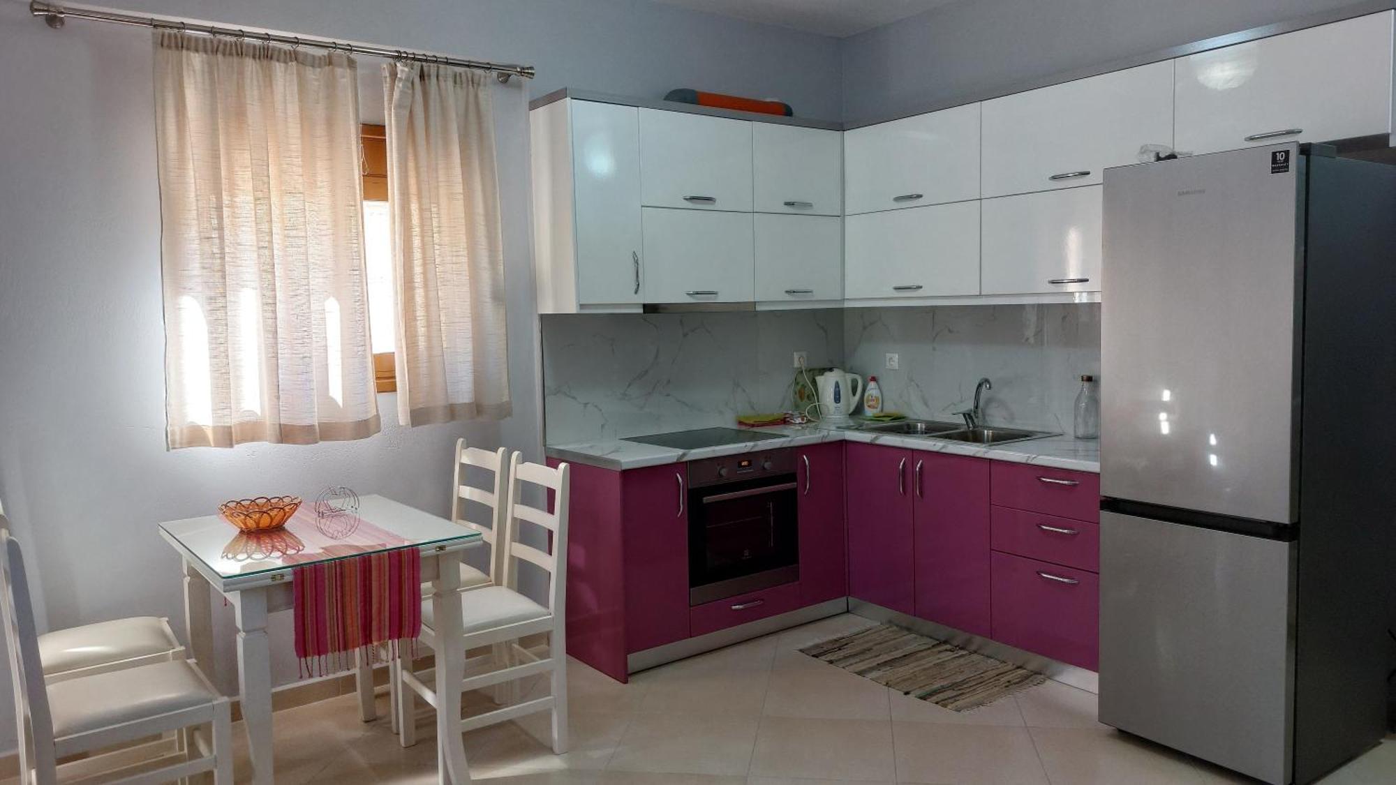 Lovely 1-bedroom Unit With Free Parking On Premises *